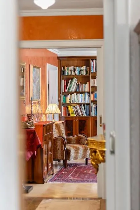 110 M2 3 Bedroom Apartment With Cathedral View Vienna