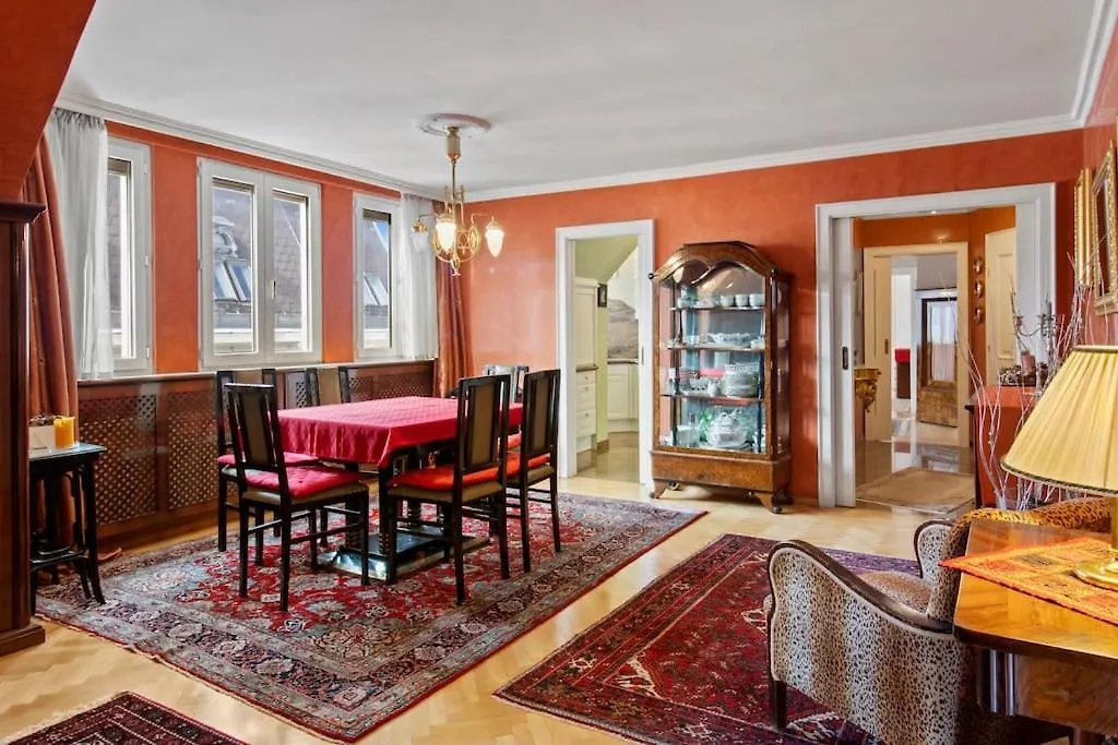 110 M2 3 Bedroom Apartment With Cathedral View Vienna 0*,  Austria