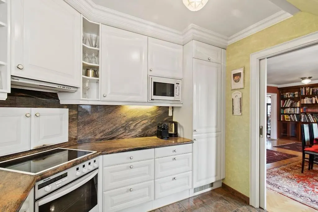 110 M2 3 Bedroom Apartment With Cathedral View Vienna Austria