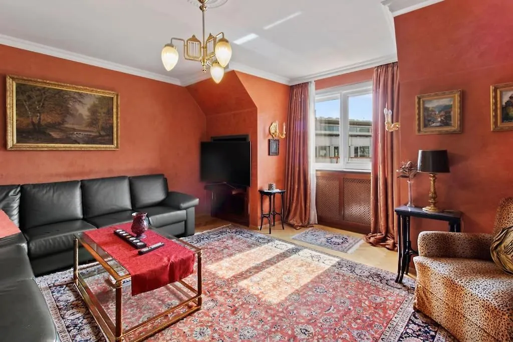 110 M2 3 Bedroom Apartment With Cathedral View Vienna