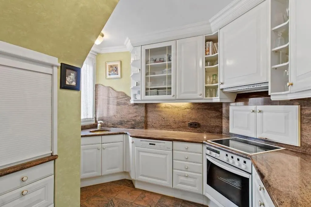 110 M2 3 Bedroom Apartment With Cathedral View Vienna