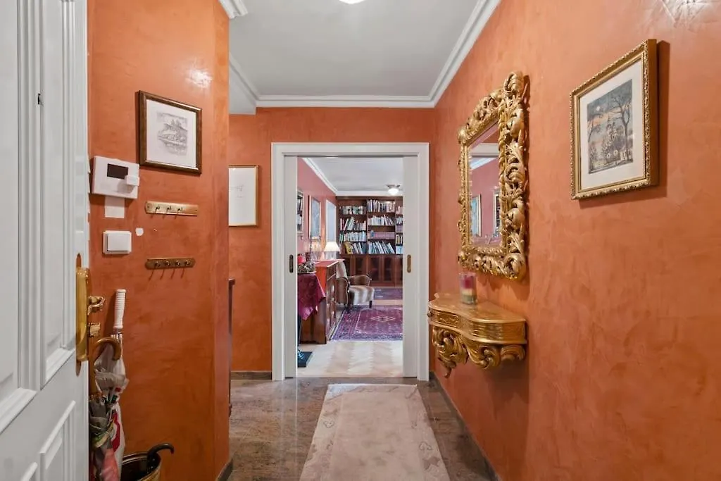 110 M2 3 Bedroom Apartment With Cathedral View Vienna