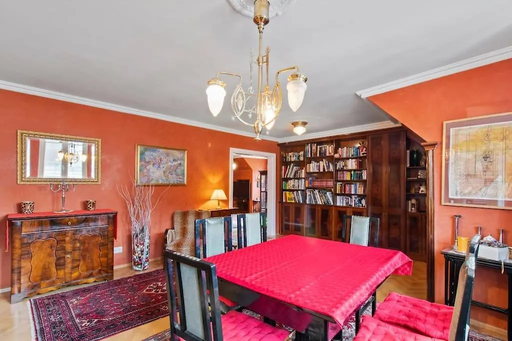 110 M2 3 Bedroom Apartment With Cathedral View Vienna Austria