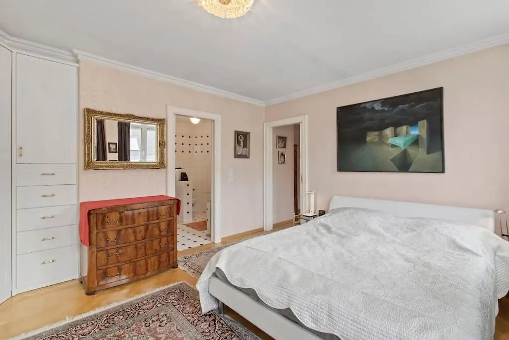 110 M2 3 Bedroom Apartment With Cathedral View Vienna