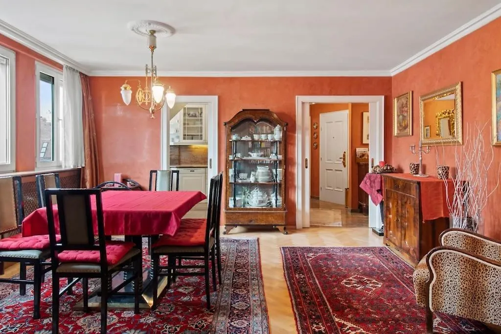 110 M2 3 Bedroom Apartment With Cathedral View Vienna